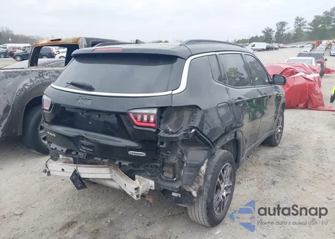 2018 Jeep Compass Latitude 4X4 z USA, uszkodzony, nr VIN 3C4NJDBB4JT334450